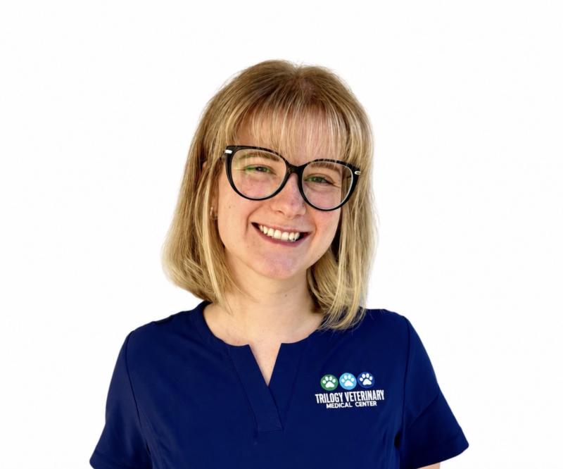 Sieauna Vigh, Associate Veterinarian Sieauna Vigh, Associate Veterinarian