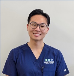 Sueng Lee, Associate Veterinarian 